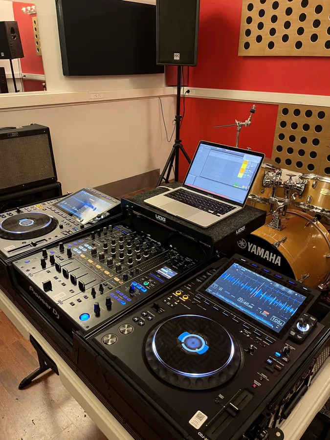 studio-bleu-dj-pro-1